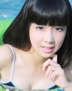 边吃奶边扎下面很爽很爽GIF